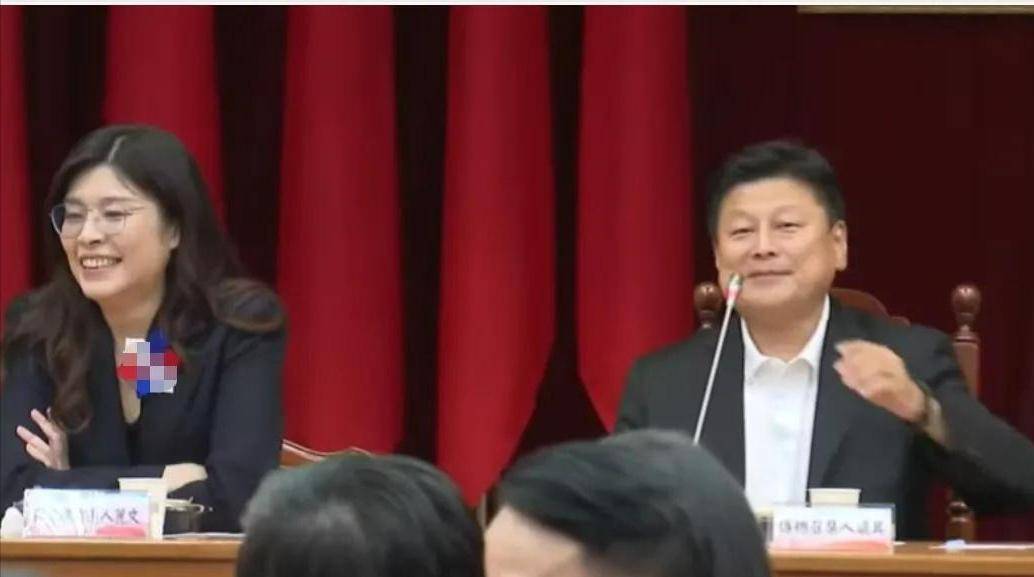 國(guó)民黨爆發(fā)“大地震”<strong></p>
<p>廢舊物資回收
</strong>，朱立倫將率211人集體辭職，劍指鄭麗文？:廢舊物資回收
