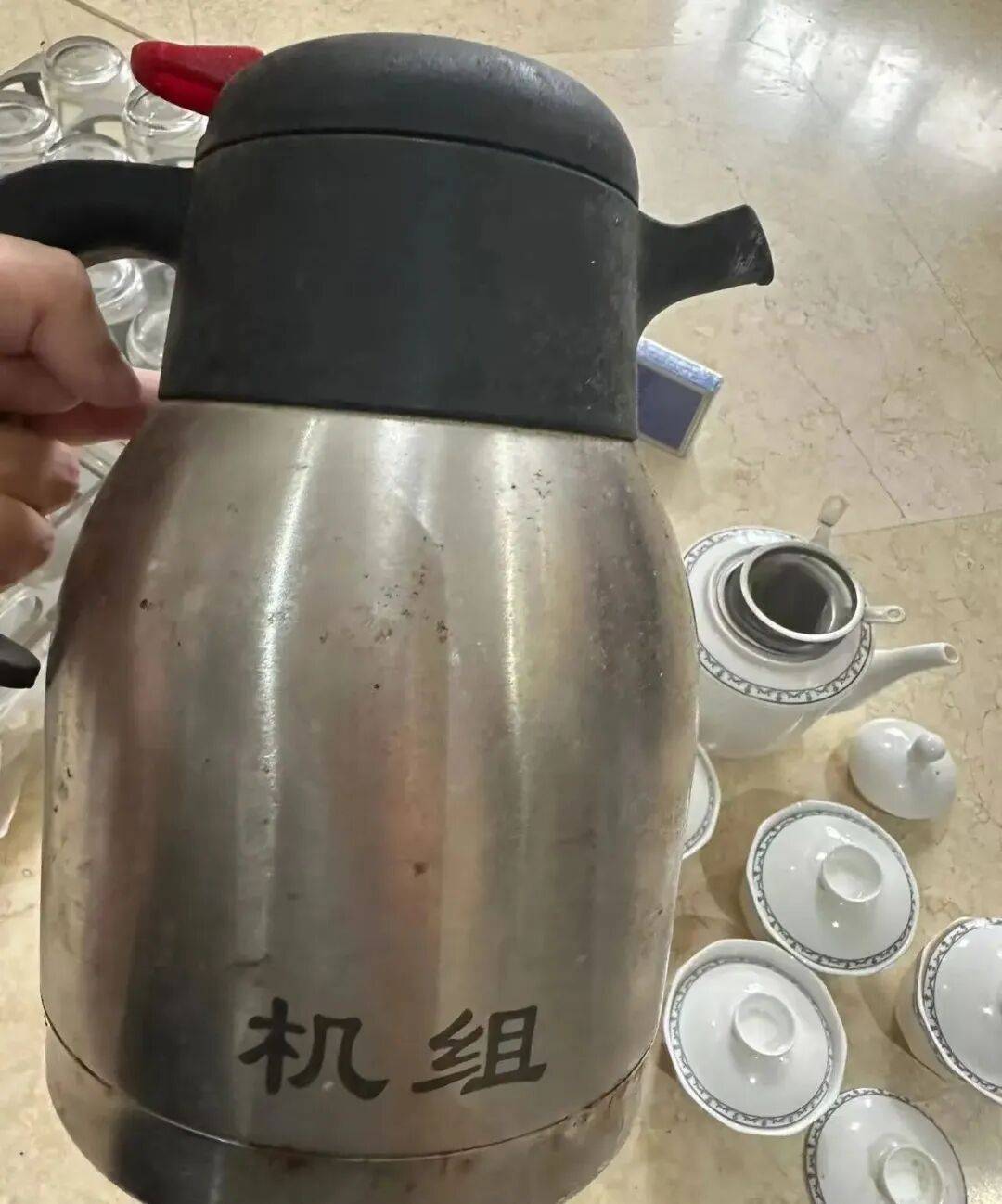 妻子65頁P(yáng)PT舉報48歲空警丈夫，當(dāng)事人：由公司處理；南航：已進(jìn)行了誡勉談話:廢舊物資回收
