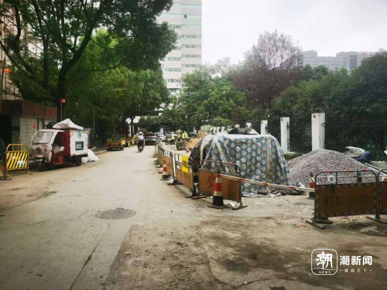 市中心一小區(qū)業(yè)主驚訝發(fā)現(xiàn)：走<strong></p>
<p>廢舊物資回收
</strong>了20多年的“內(nèi)部道路”竟是市政道路:廢舊物資回收
