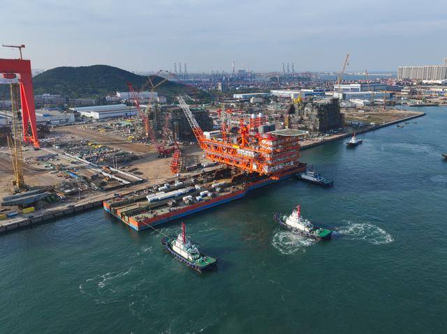 青島制造<strong></p>
<p>廢舊物資回收
</strong>！北部灣海域最大海洋油氣平臺完工起運:廢舊物資回收
