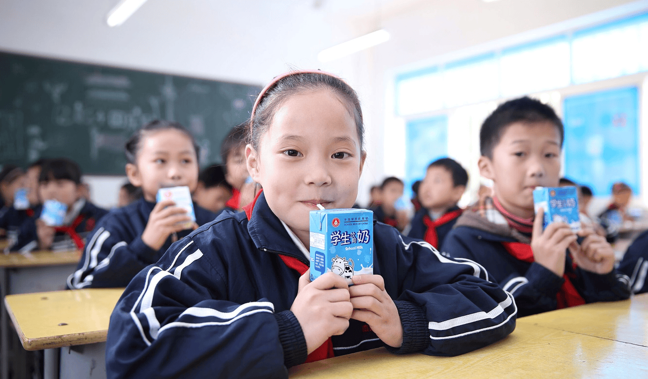 河南省人民政府發(fā)文:擴(kuò)大“學(xué)生飲用奶計(jì)劃”覆蓋面:廢舊物資回收