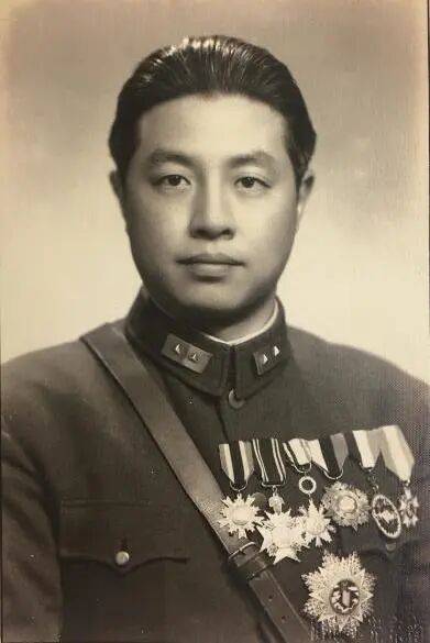 確認了<strong></p>
<p>廢舊物資回收
</strong>！是著名歌手劉若英的爺爺:廢舊物資回收

