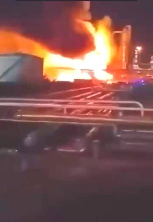 匈牙利爆炸<strong></p>
<p>廢舊物資回收
</strong>，羅馬尼亞爆炸，烏克蘭史上最大導(dǎo)彈突襲，比俄軍還狠:廢舊物資回收
