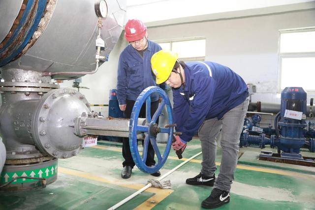 供暖“八仙過?！?有醫(yī)院提前一個月:廢舊物資回收
