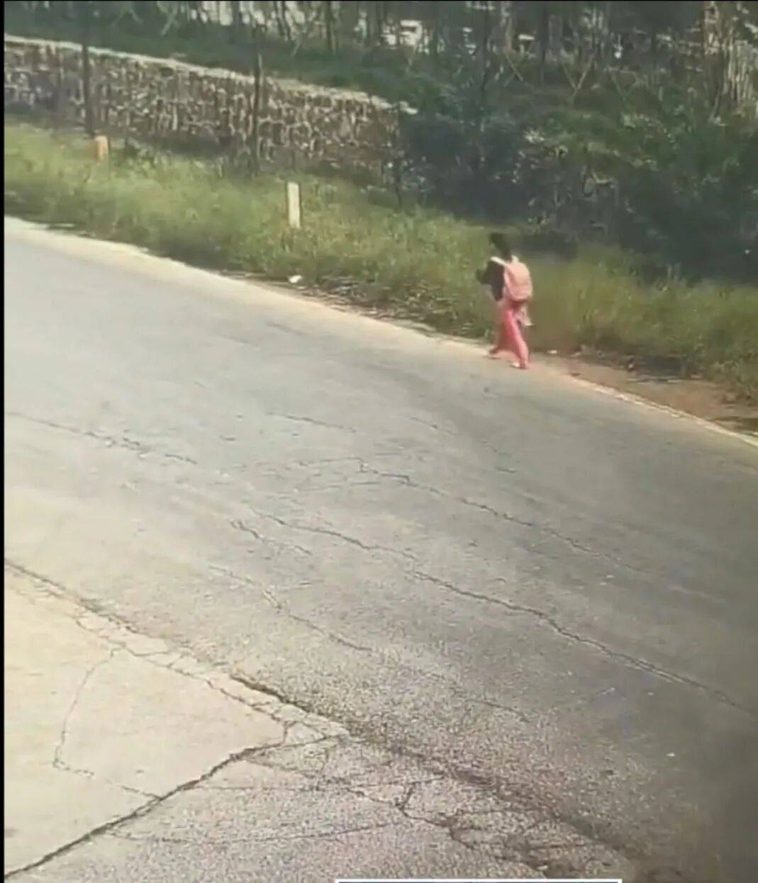 鄭州14歲女孩上學途中失聯(lián)半月<strong></p>
<p>廢舊物資回收
</strong>，在河邊發(fā)現(xiàn)書包，家屬：河中搜尋未果，警方已介入:廢舊物資回收
