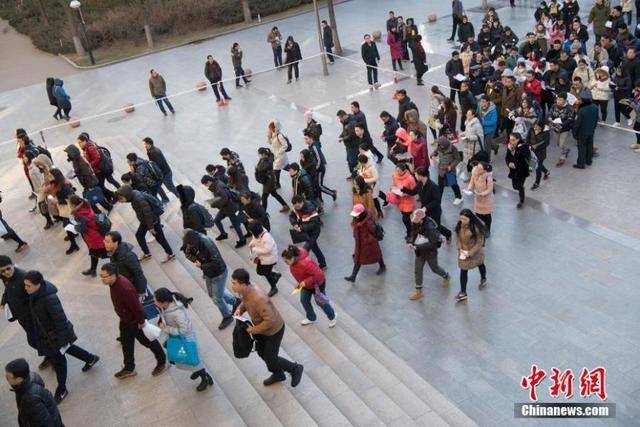 2026年國考報(bào)名截止<strong></p>
<p>廢舊物資回收
</strong>，熱門崗位超六千人爭(zhēng)一崗:廢舊物資回收
